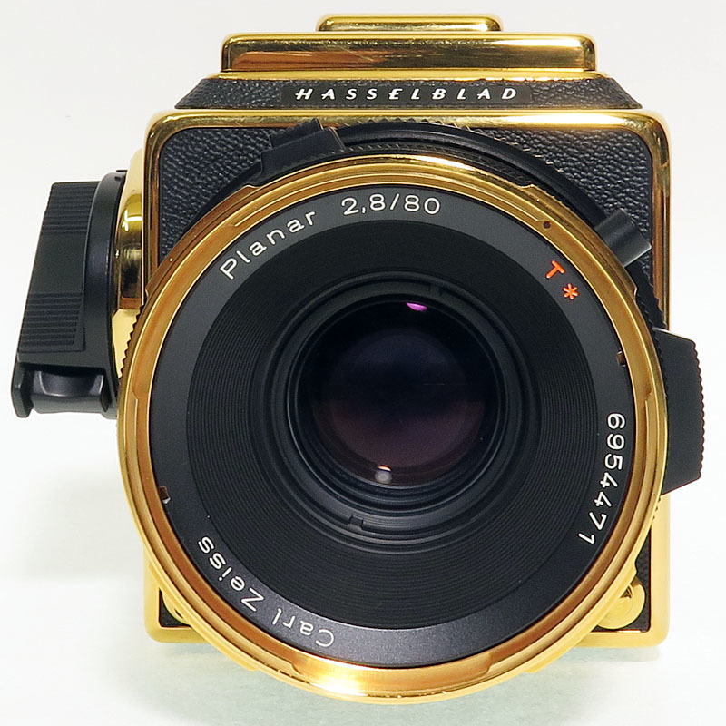 Hasselblad 500C/M Medium Format SLR Film Camera with 80 mm lens Kit