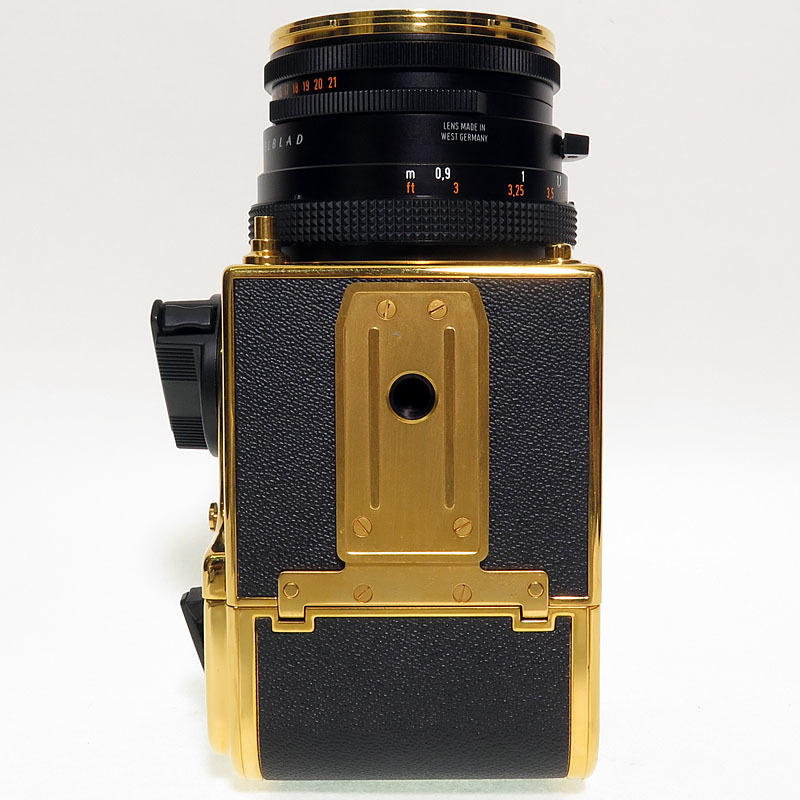 Hasselblad 500C/M Medium Format SLR Film Camera with 80 mm lens Kit