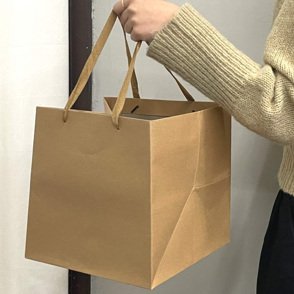 화이트무지가방 쇼핑백종류 신발가방 소품용연핑크종이백 심플디자인쇼핑백 하트무늬여성가방 클러치백 가을컬러종이가방 대형쇼핑백화이트 무지 종이가방 정사각쇼핑백 크라프트 중 쇼핑백