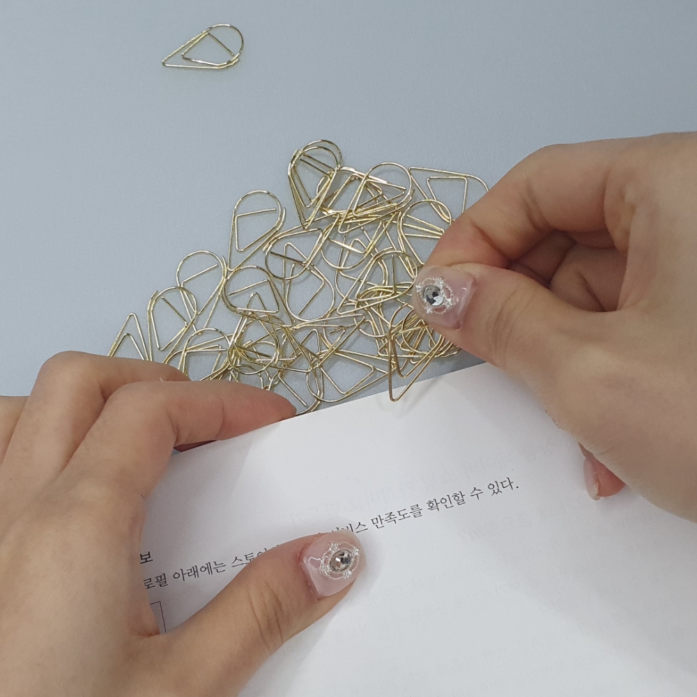 디자인페이퍼클립 북마크디자인 날클립 종이고정통 클립북마크 북마크도구 종이클립세트 클립세트 사무용품 북마크선물 물방울형북마크 북마크클립 5P 소형 골드 북마크 물방울 페이퍼클립