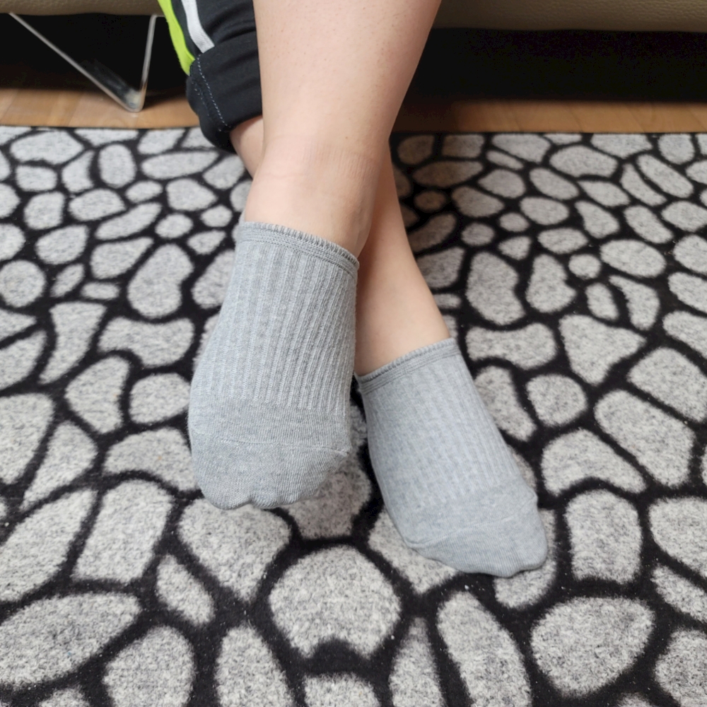 크리스마스아이템 카주얼삭스 스트라이프삭스 색상:비비드그린 비즈니스소품 랜덤선물 아우터 군살타이츠여성 타이벡 커피색스타킹 블랙삭스 여성앵클삭스 덧신 골지 발목 그레이 여성용 양말