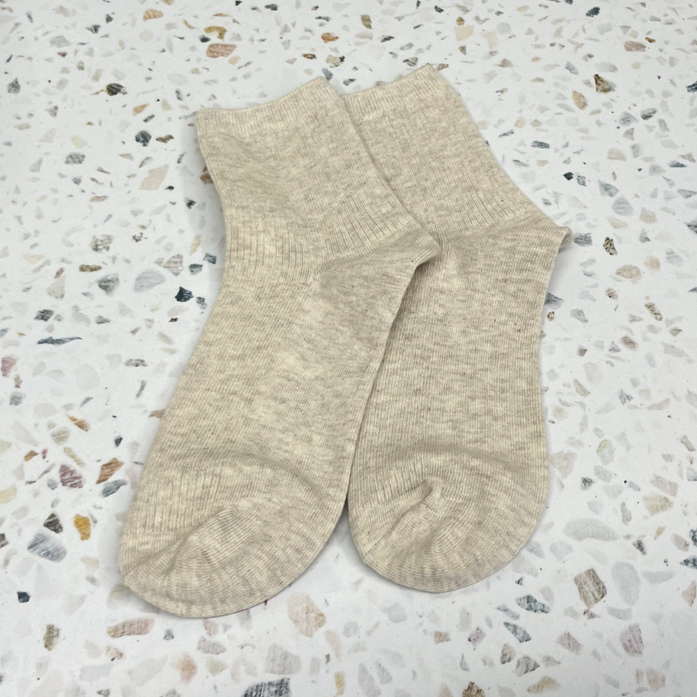 여성골지 통증완화상품 웃음페이크삭스 실내화 타이벡 차콜색 화이트크리스마스 베이지삭스 망사덧신 파스텔컬러 산타모양 크리스마스아이템 여성용껌켈리 단목 아이보리 남여공용 골지 양말