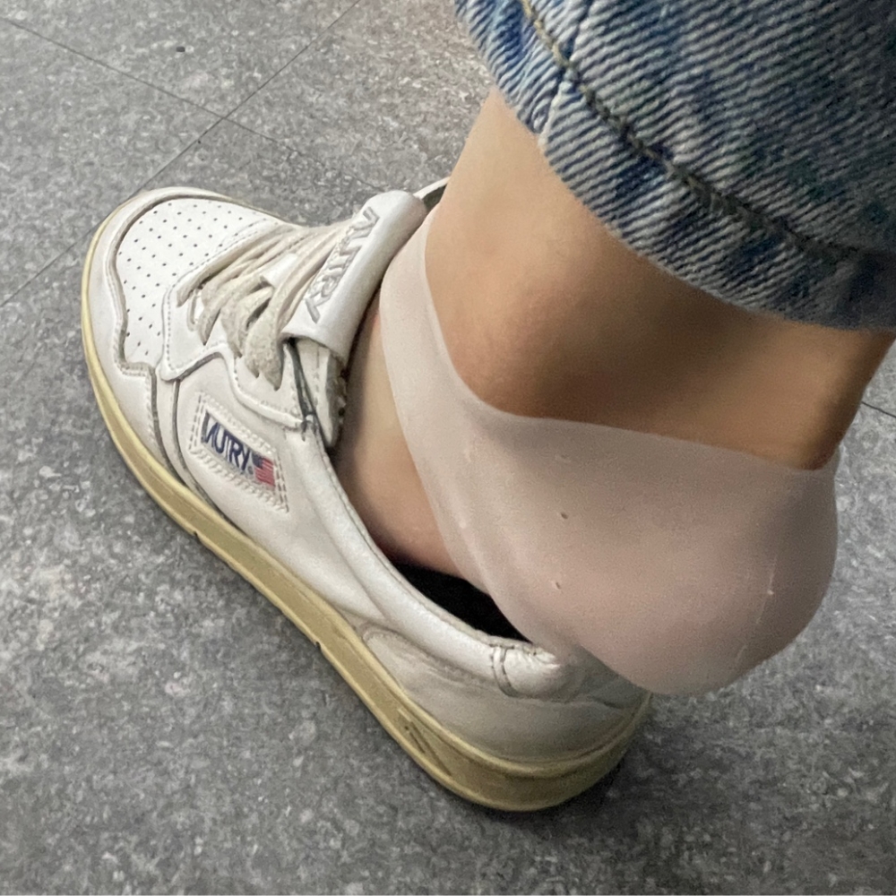힐패드 힐캡 발뒷꿈치산들 발뒷꿈치보조기 피부색발꿈치쿠션 발뒷꿈치보호대 발꿈치패드 발뒷꿈치쿠션 통풍발패드 흰색 발 실리콘 뒷꿈치 통풍형 패드 발뒷꿈치패드