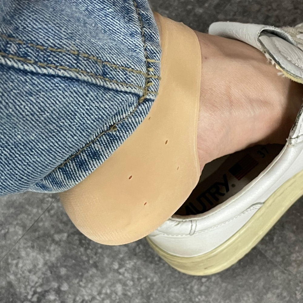 발뒷꿈치산들 피부색발꿈치쿠션 발뒷꿈치쿠션 발꿈치패드 힐캡 발뒷꿈치보호대 통풍발패드 발뒷꿈치보조기 힐패드 뒷꿈치 살색 통풍형 실리콘 패드 발 발뒷꿈치패드