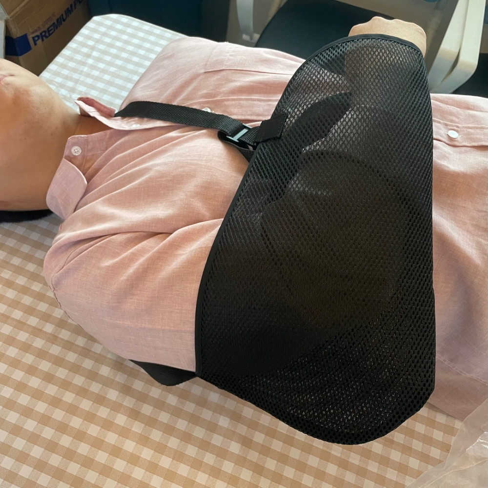 암슬링블랙 암슬링팔고정 블랙암슬링 통풍형암슬링 팔고정암슬링 깁스팔걸이 통풍형 블랙 팔고정 암슬링