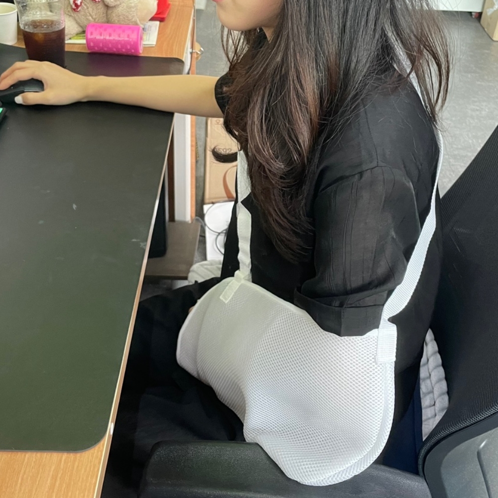 팔고정밴드 통풍형팔고정 팔고정암슬링 부상방지용팔걸이 상해방지팔고정 깁스팔걸이 통풍형 암슬링 화이트 팔고정