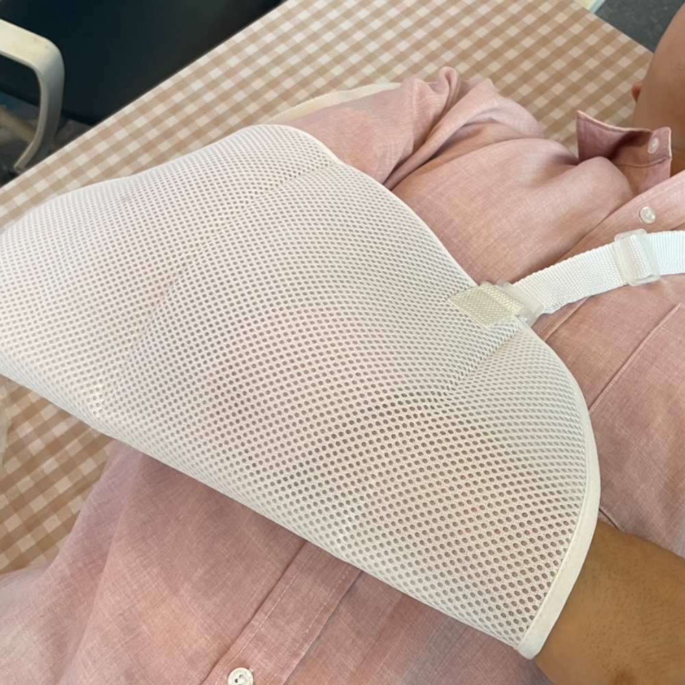 팔고정밴드 통풍형팔고정 팔고정암슬링 부상방지용팔걸이 상해방지팔고정 깁스팔걸이 통풍형 암슬링 화이트 팔고정