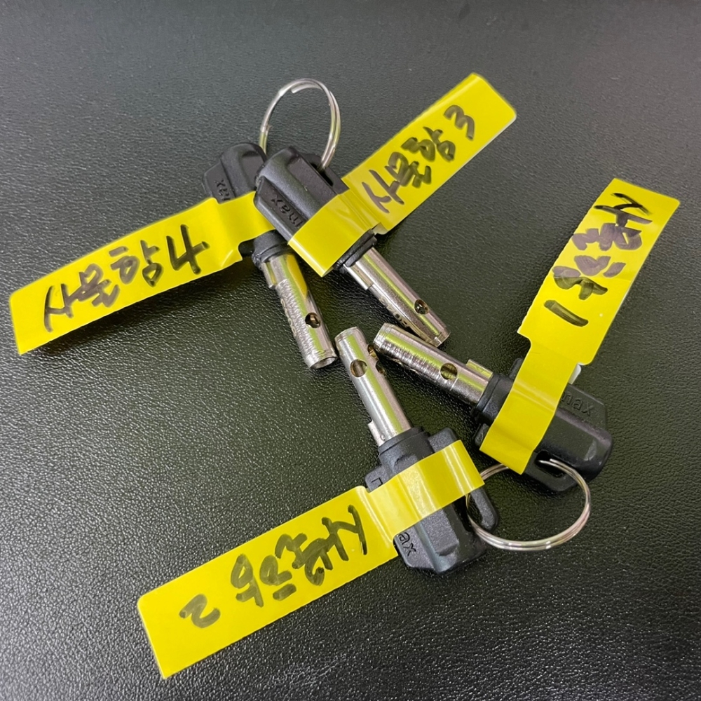 라벨매장 수초록라벨지 집배라벨 인쇄보호필름 우편라벨 라벨매니저 스티커모음 사무용라벨 라벨오류 잡지라벨 노랑스티커 라벨메이킹 라벨제작용품 스티커 옐로우 1매 전선 케이블 라벨