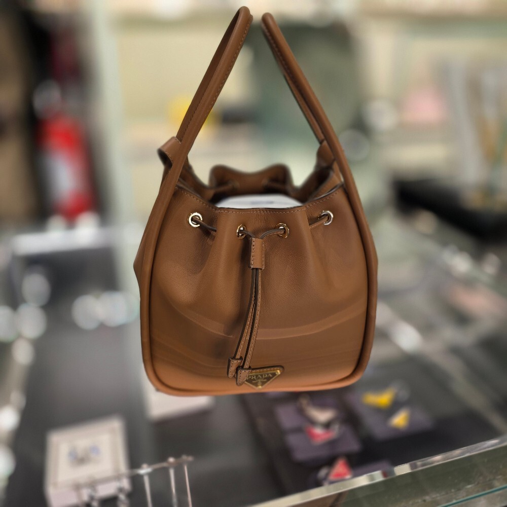 프라다 삼각로고 달링 버킷백 1BE087