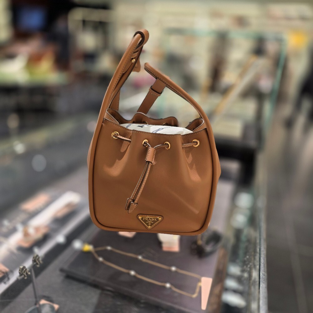 프라다 삼각로고 달링 버킷백 1BE087