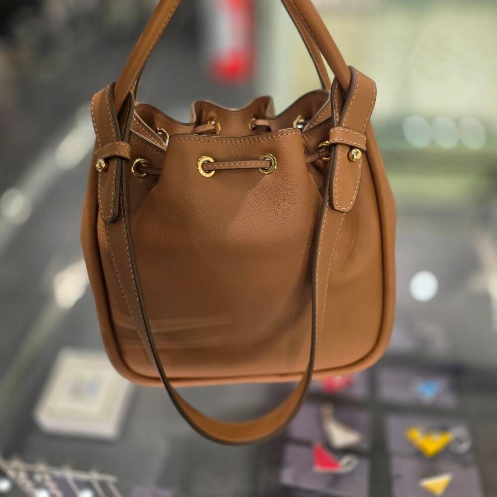 프라다 삼각로고 달링 버킷백 1BE087