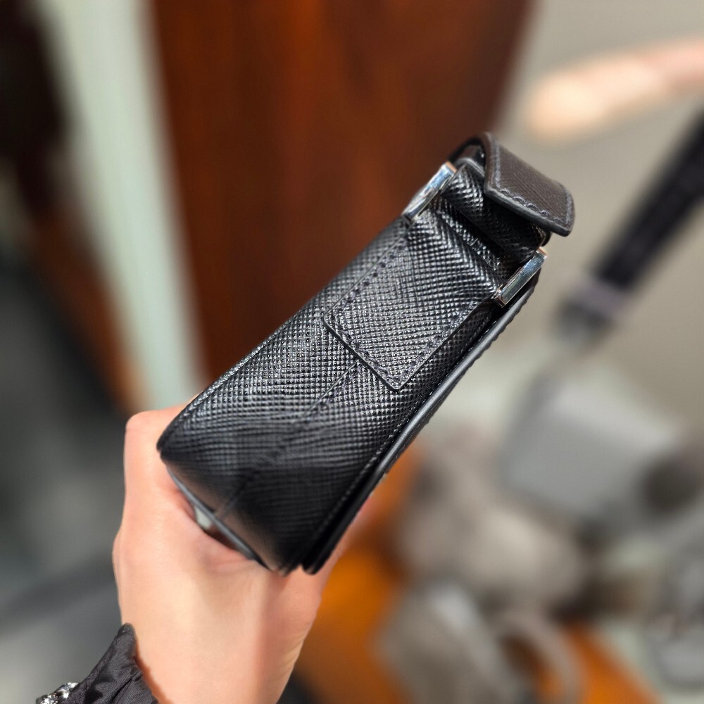 프라다 사피아노 크로스백 2VD065