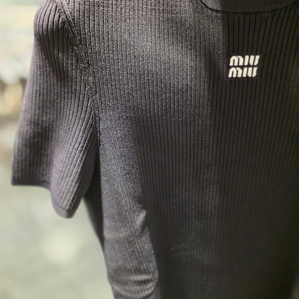 미우미우 로고 니트 반팔 티셔츠 MMR44