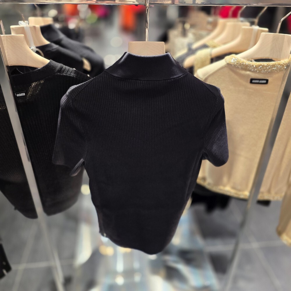 미우미우 로고 니트 반팔 티셔츠 MMR44