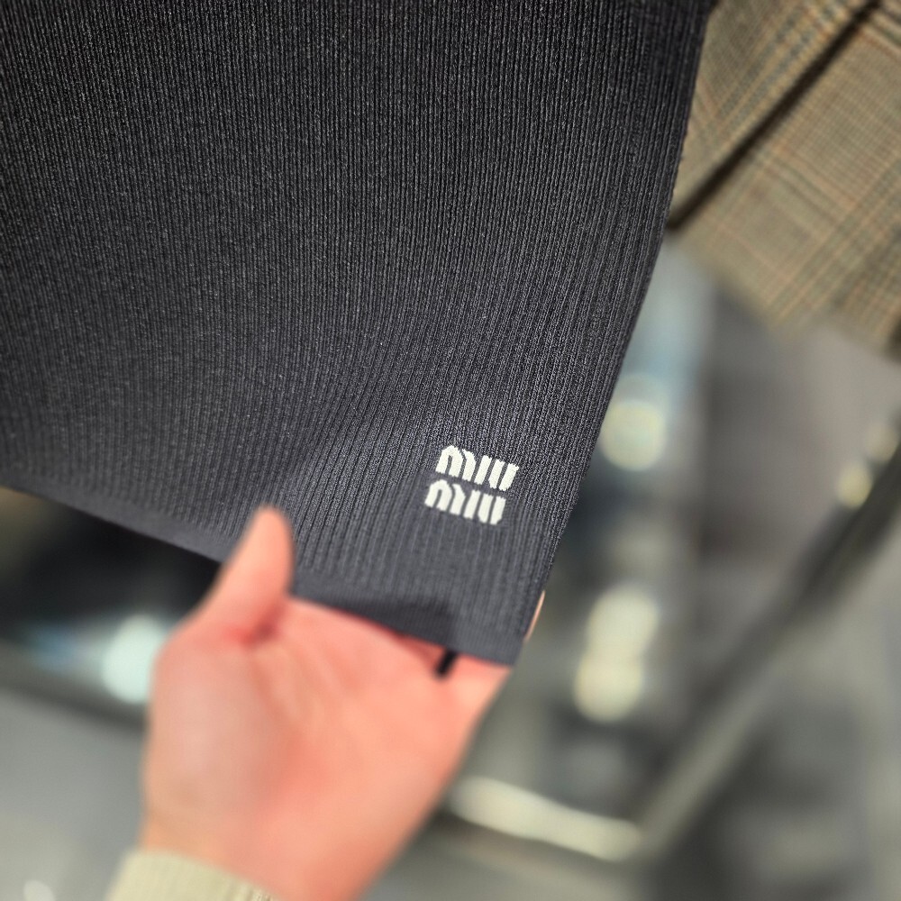 미우미우 로고니트스커트 MMRG52