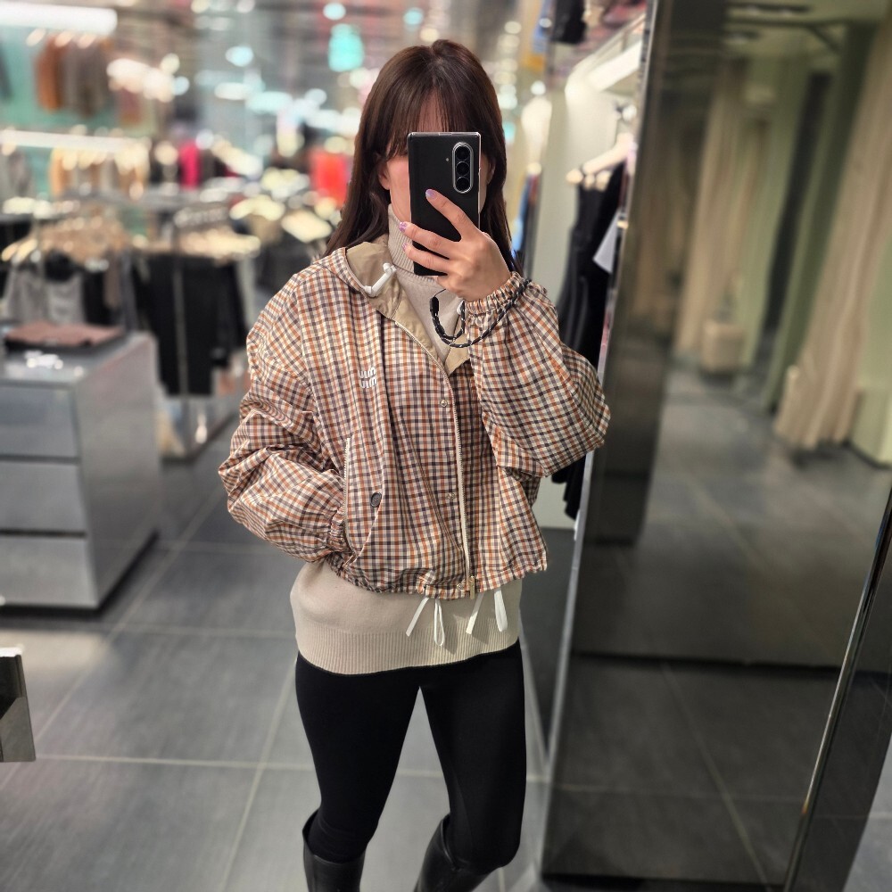 미우미우 체크 리나일론 크롭 여성 자켓 ML1190