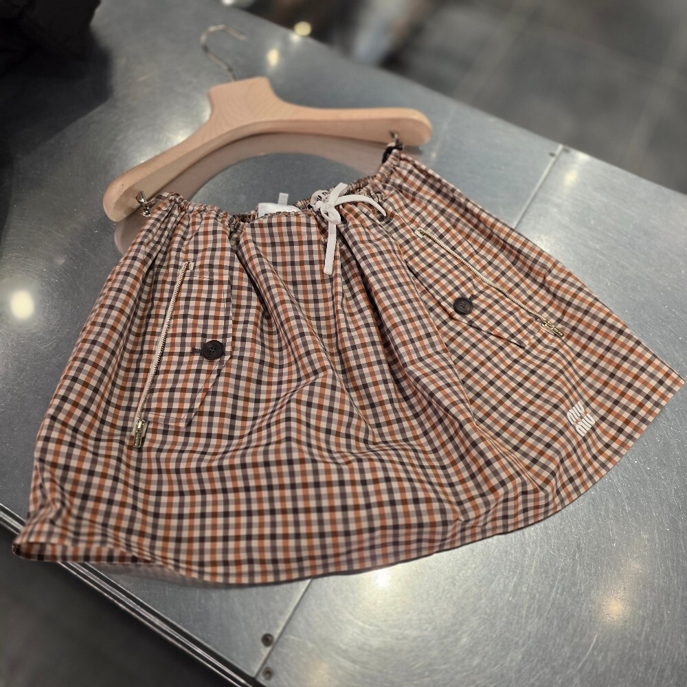 미우미우 체크 리나일론 미니 스커트 MG2385