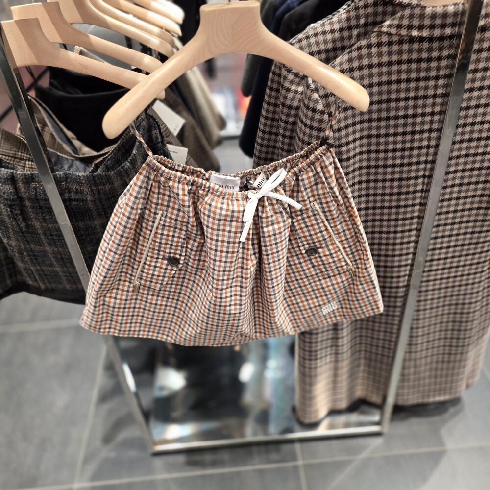미우미우 체크 리나일론 미니 스커트 MG2385