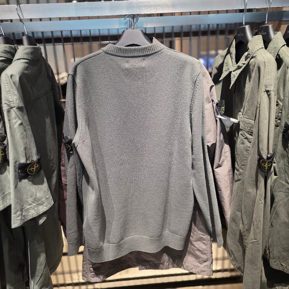 스톤 아일랜드 와펜 남성 니트 티셔츠 8115508A3 V0059