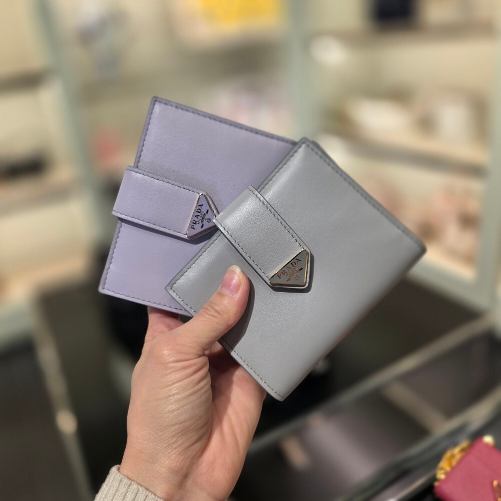 프라다 삼각로고 시티 카프 여성 반지갑 1MV204