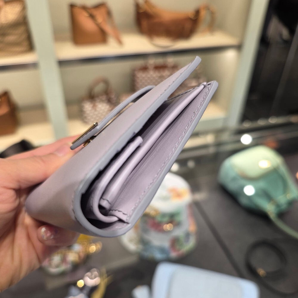 프라다 삼각로고 시티 카프 여성 반지갑 1MV204