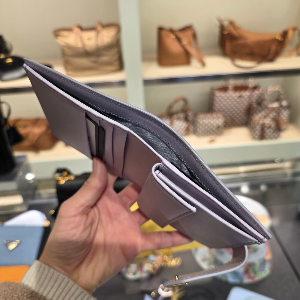 프라다 삼각로고 시티 카프 여성 반지갑 1MV204