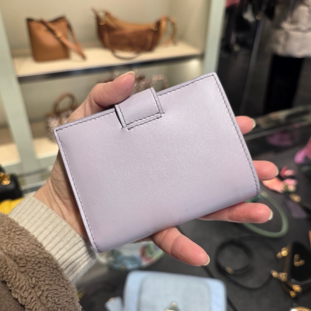 프라다 삼각로고 시티 카프 여성 반지갑 1MV204