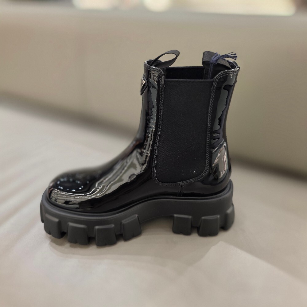 프라다 삼각로고 여성 첼시 부츠 1T256N