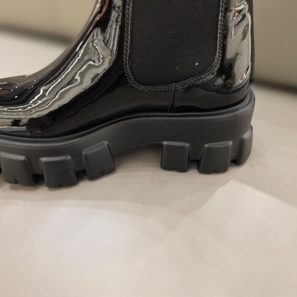 프라다 삼각로고 여성 첼시 부츠 1T256N