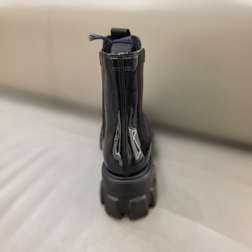 프라다 삼각로고 여성 첼시 부츠 1T256N