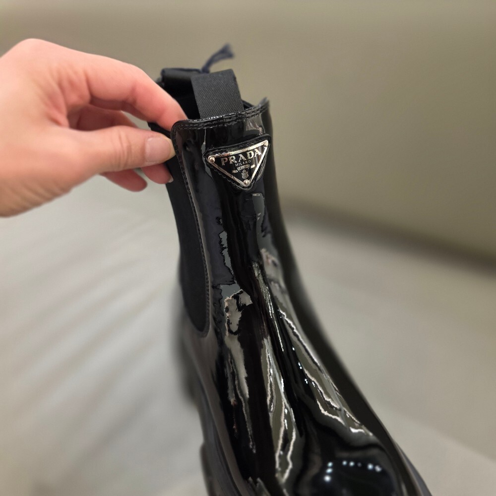 프라다 삼각로고 여성 첼시 부츠 1T256N