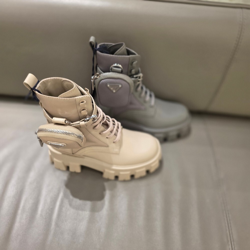 프라다 모놀리스 리나일론 여성 워커 부츠 1T255M