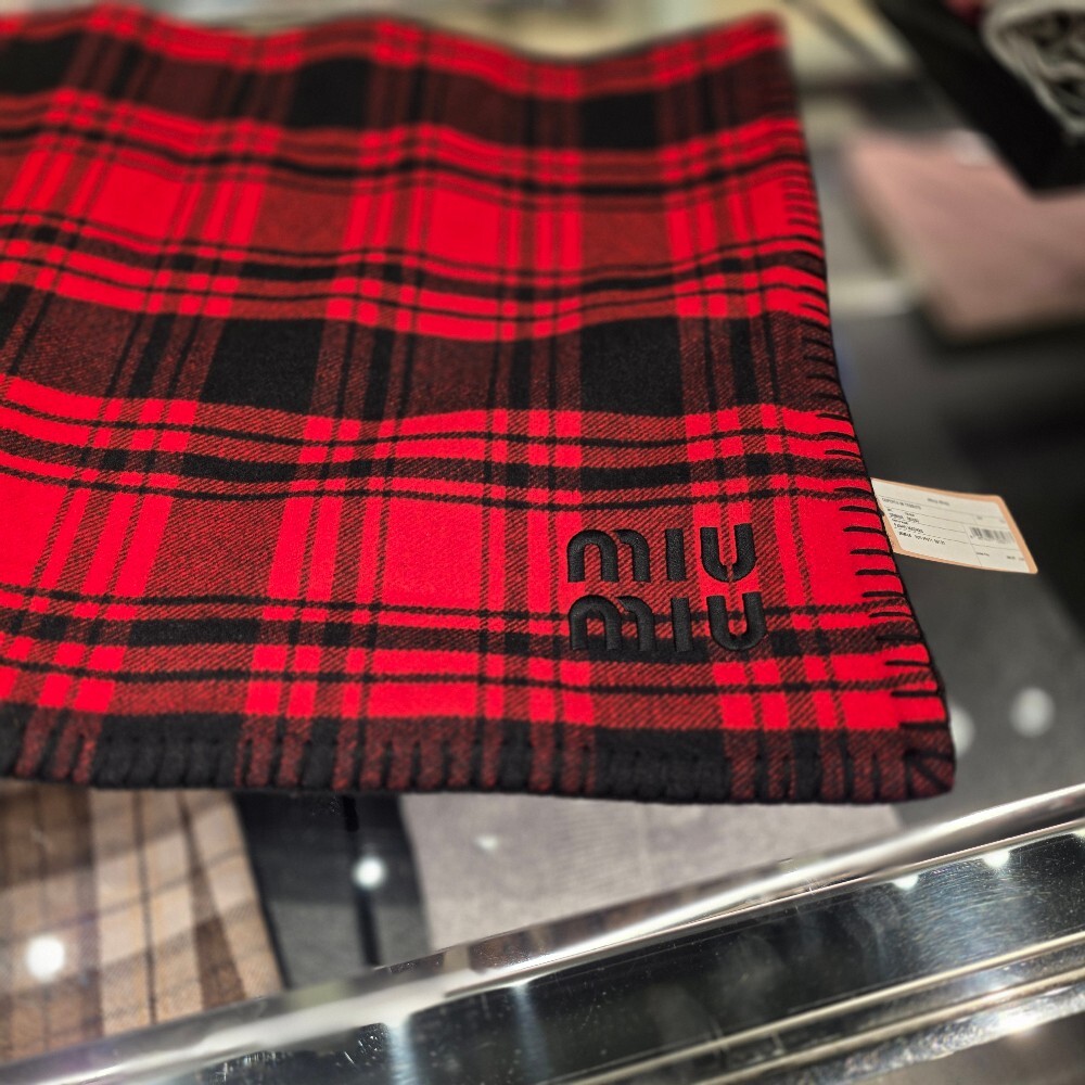 미우미우 마드라스 체크 담요 5RM086