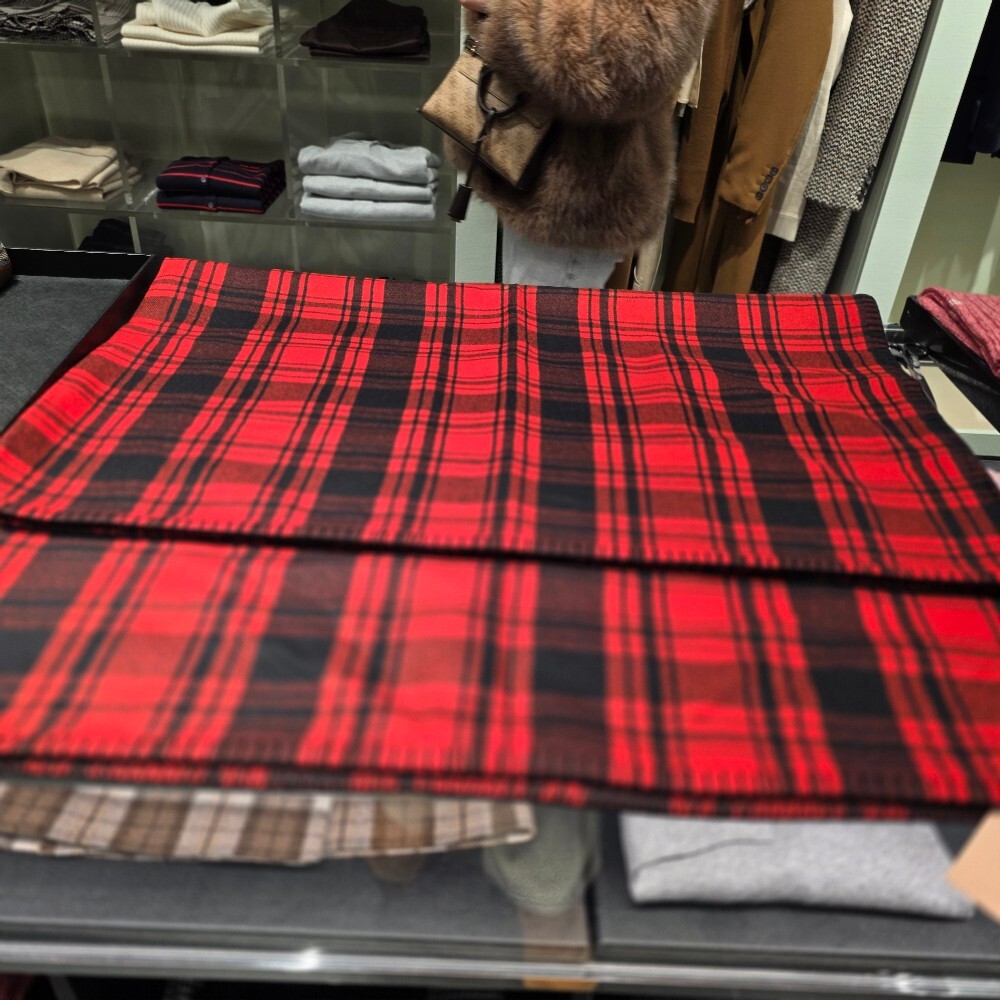 미우미우 마드라스 체크 담요 5RM086