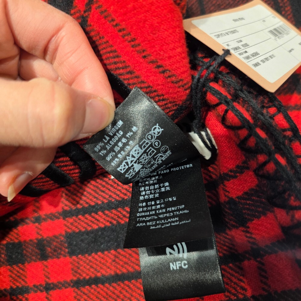 미우미우 마드라스 체크 담요 5RM086