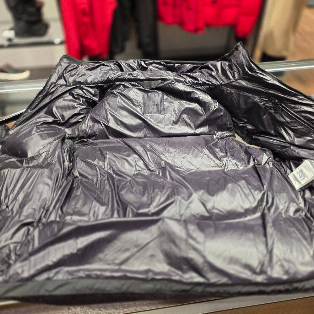 몽클레르BENTU남성 패딩 조끼 J20911A00021 597RC