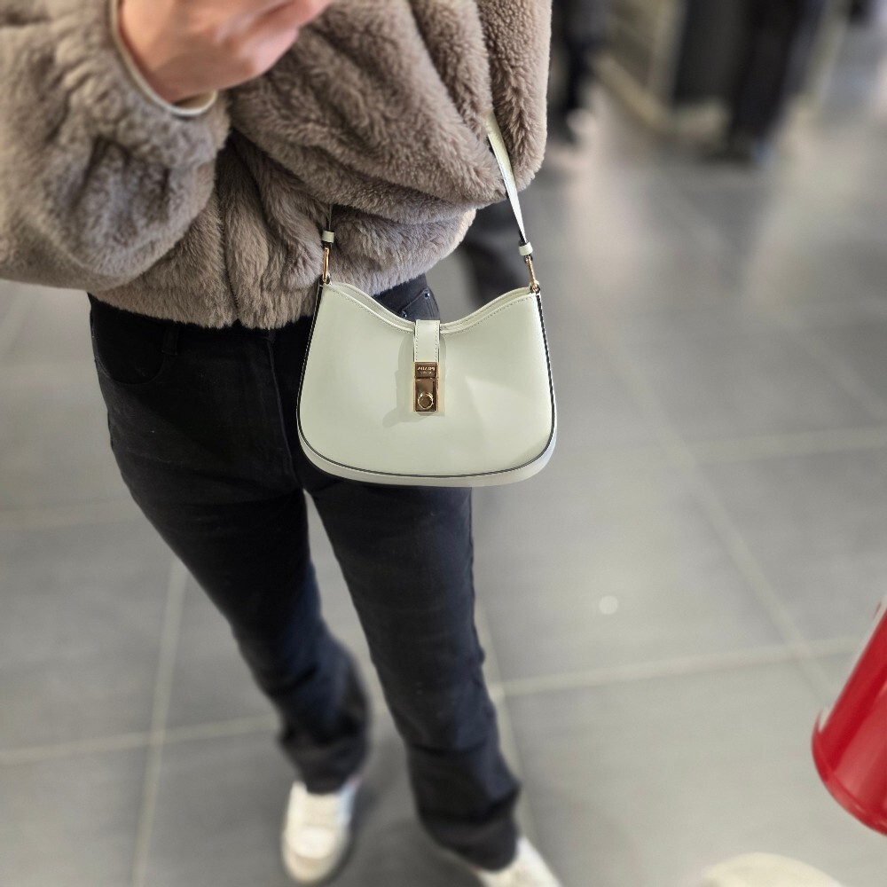 프라다 브러시드 레더 클레오 숄더백 1BC169