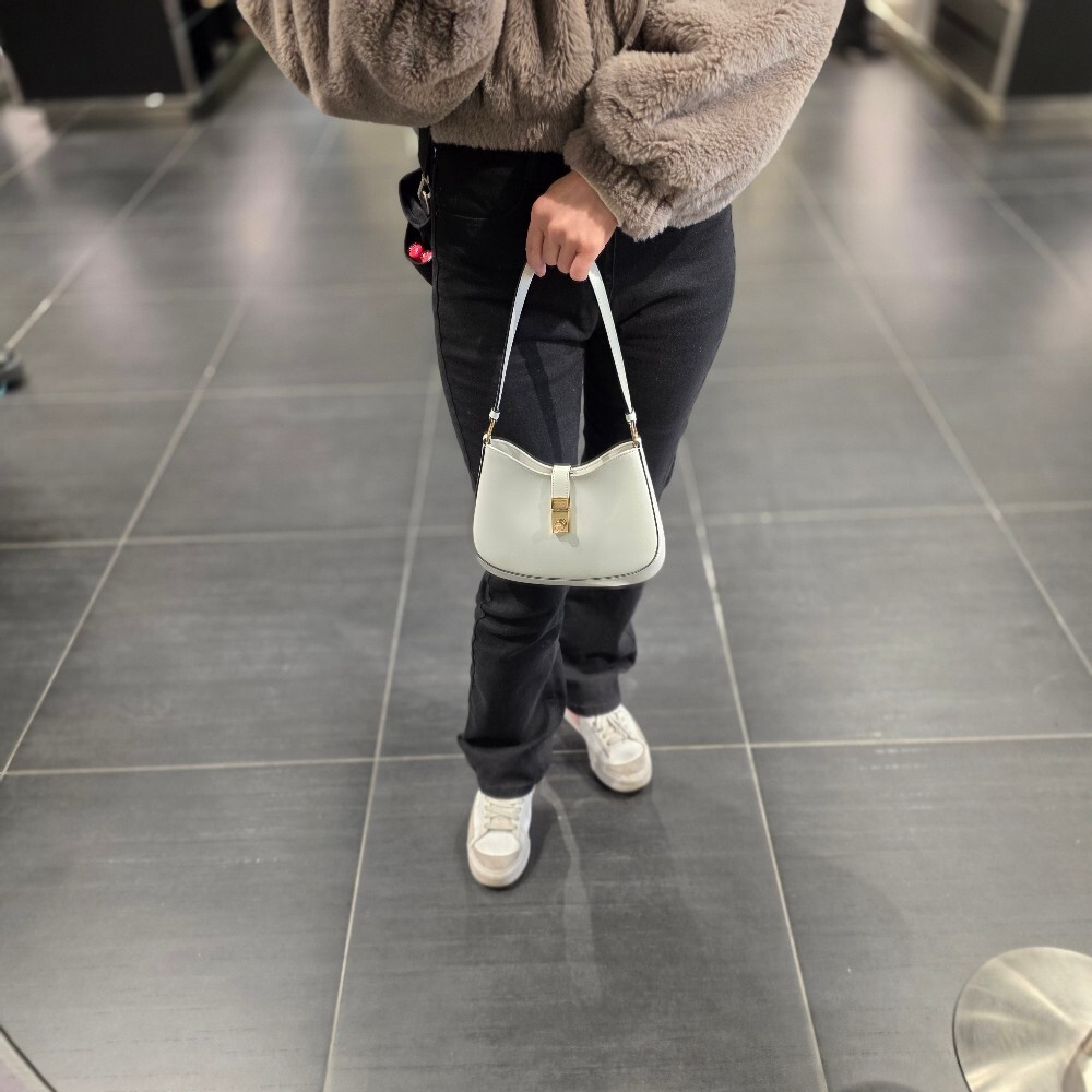 프라다 브러시드 레더 클레오 숄더백 1BC169