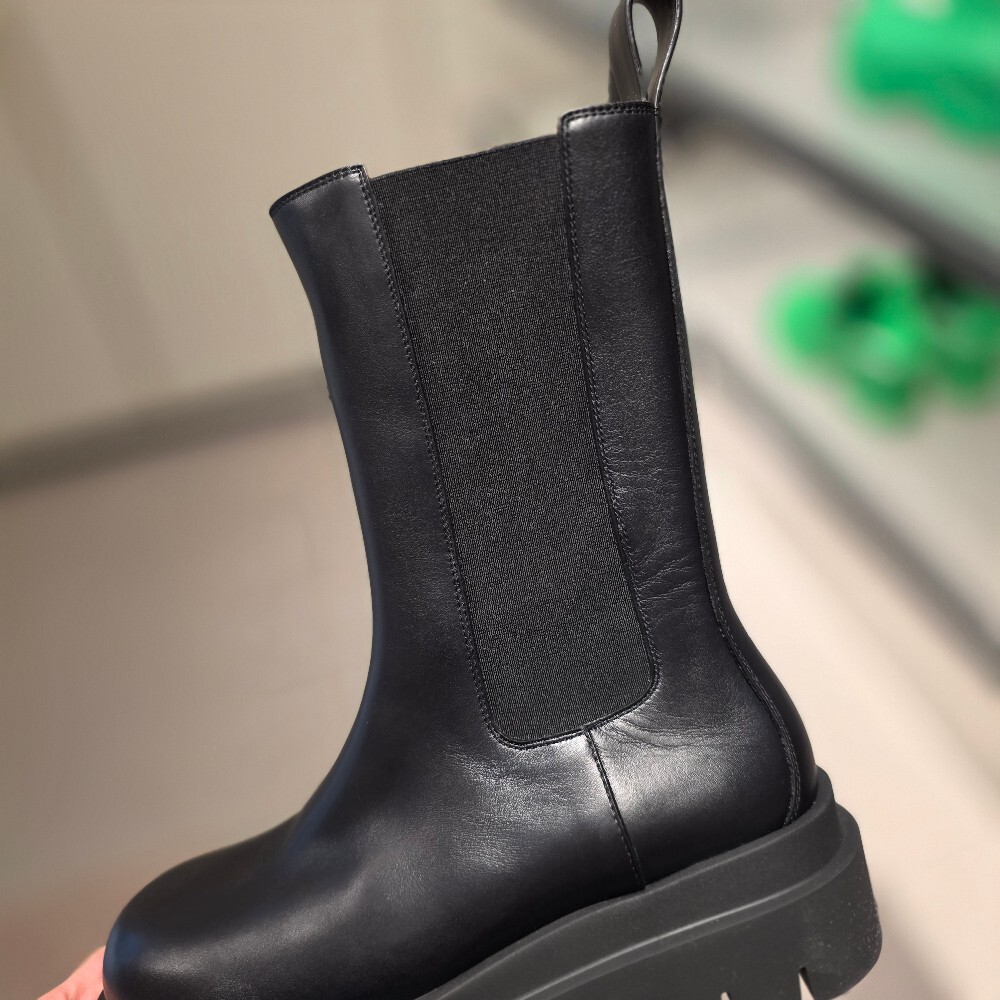 보테가베네타 여성 첼시 퍼 부츠 678091 1000