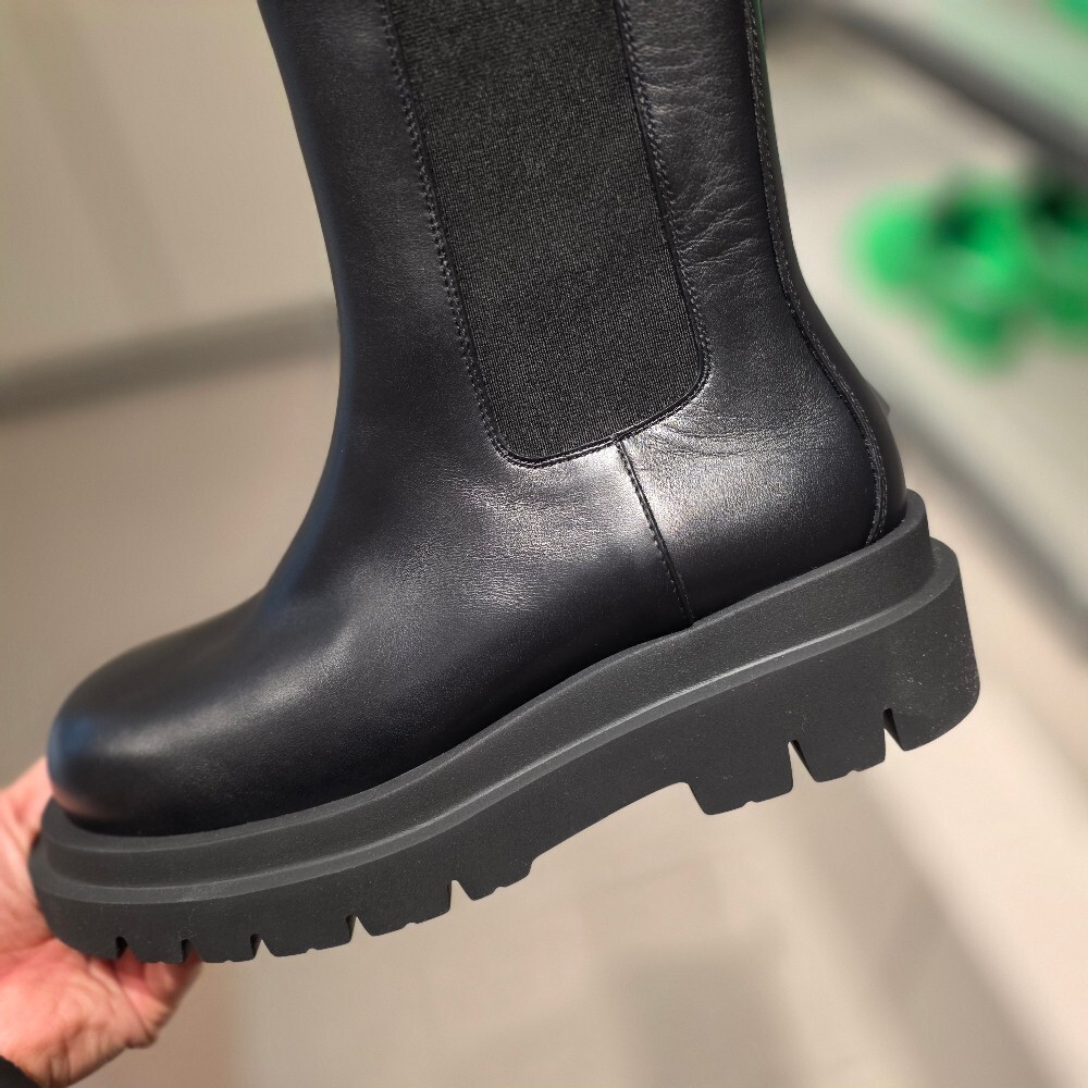 보테가베네타 여성 첼시 퍼 부츠 678091 1000