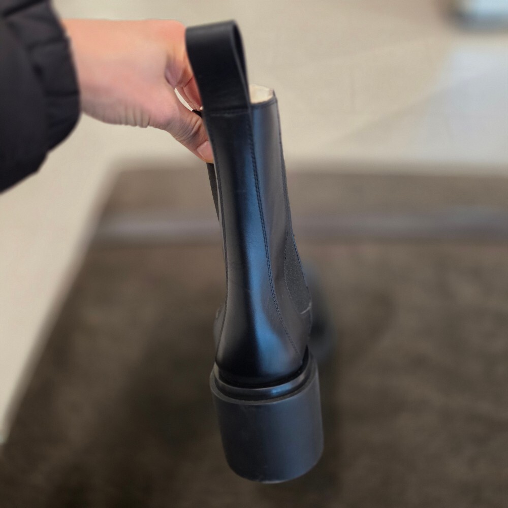 보테가베네타 여성 첼시 퍼 부츠 716246 1000