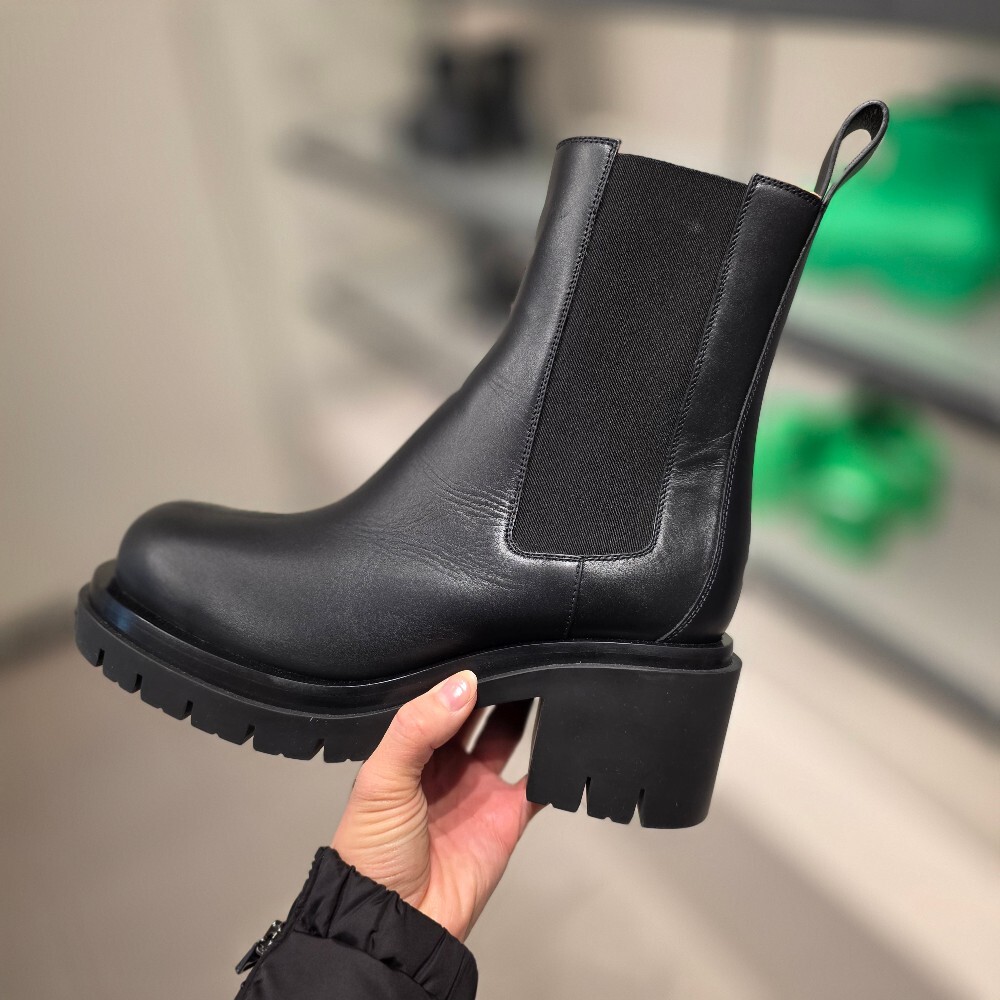 보테가베네타 여성 첼시 퍼 부츠 716246 1000