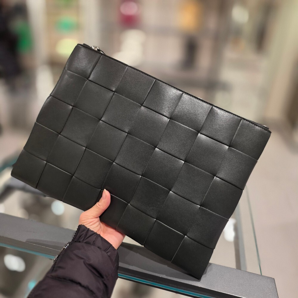 보테가베네타 인트레치아토 클러치백 649616