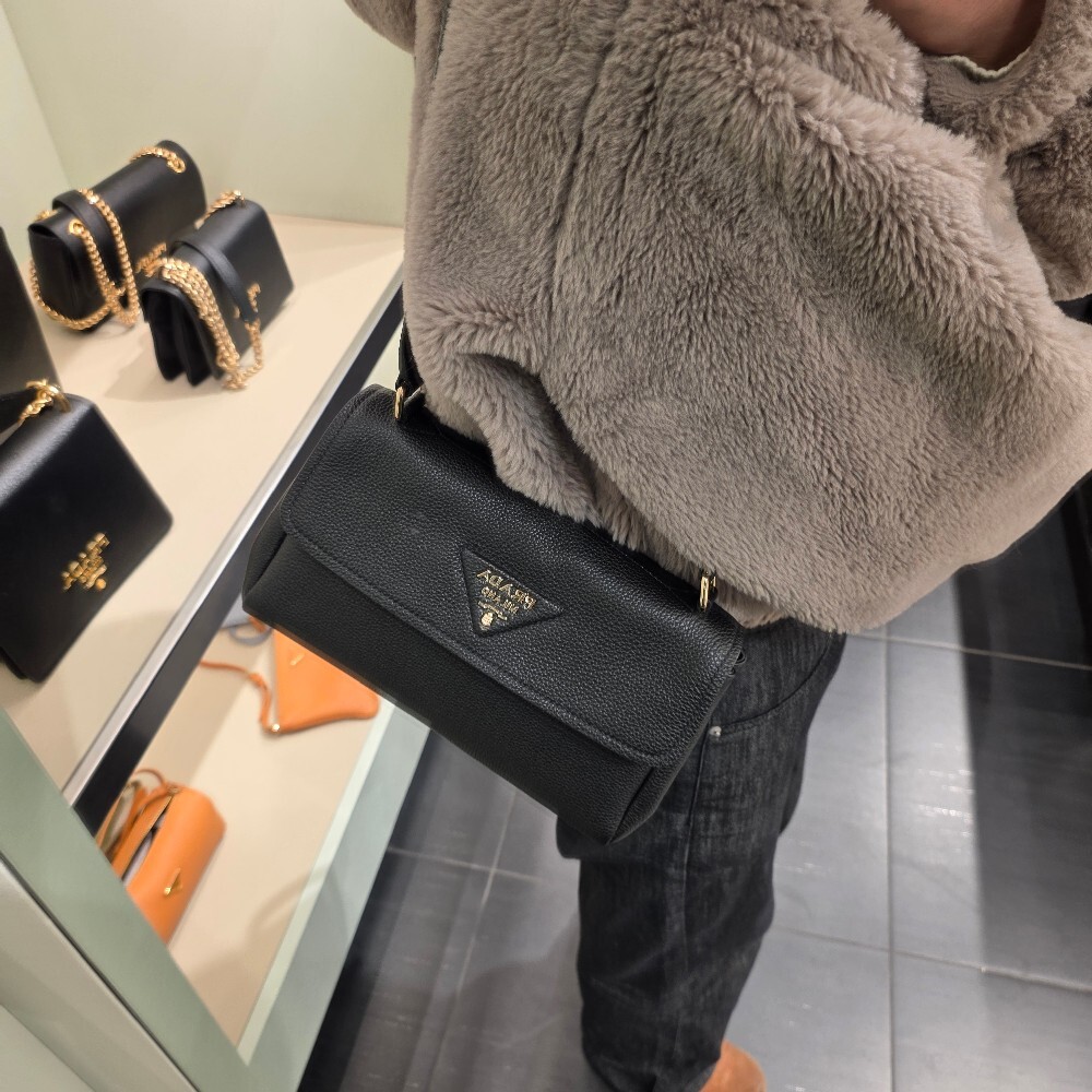 프라다 바게트 여성 가죽 숄더백 1BN022