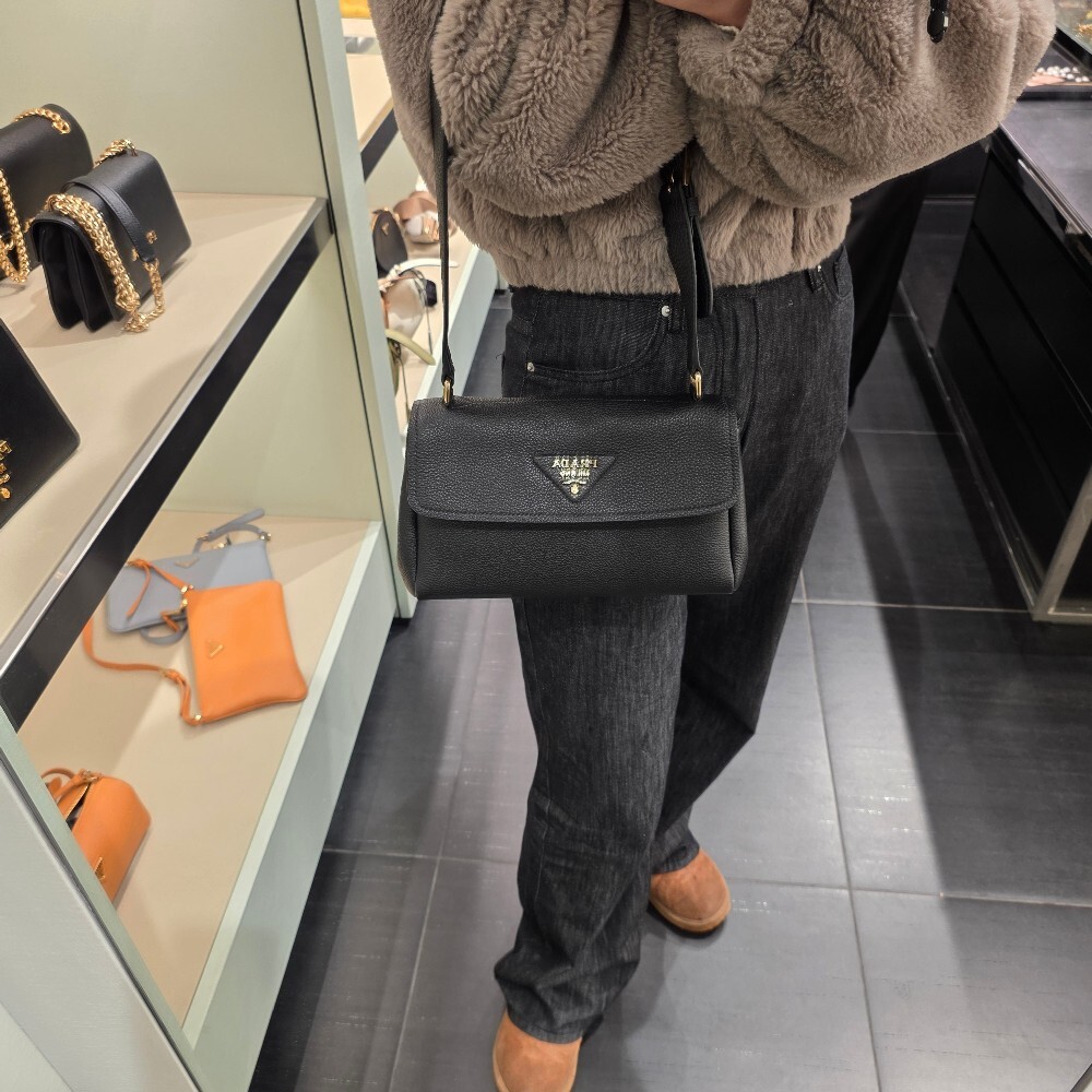 프라다 바게트 여성 가죽 숄더백 1BN022