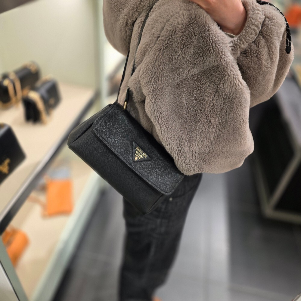 프라다 바게트 여성 가죽 숄더백 1BN022