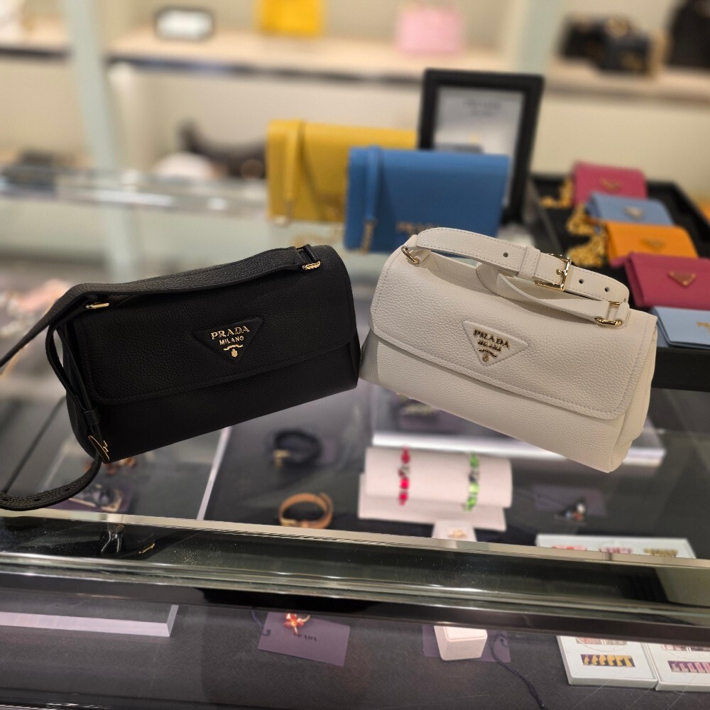 프라다 바게트 여성 가죽 숄더백 1BN022