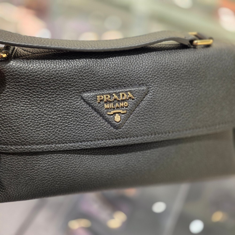 프라다 바게트 여성 가죽 숄더백 1BN022