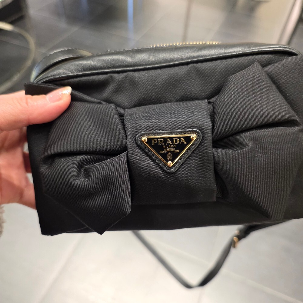 프라다 리본 리나일론 숄더백 1BH166