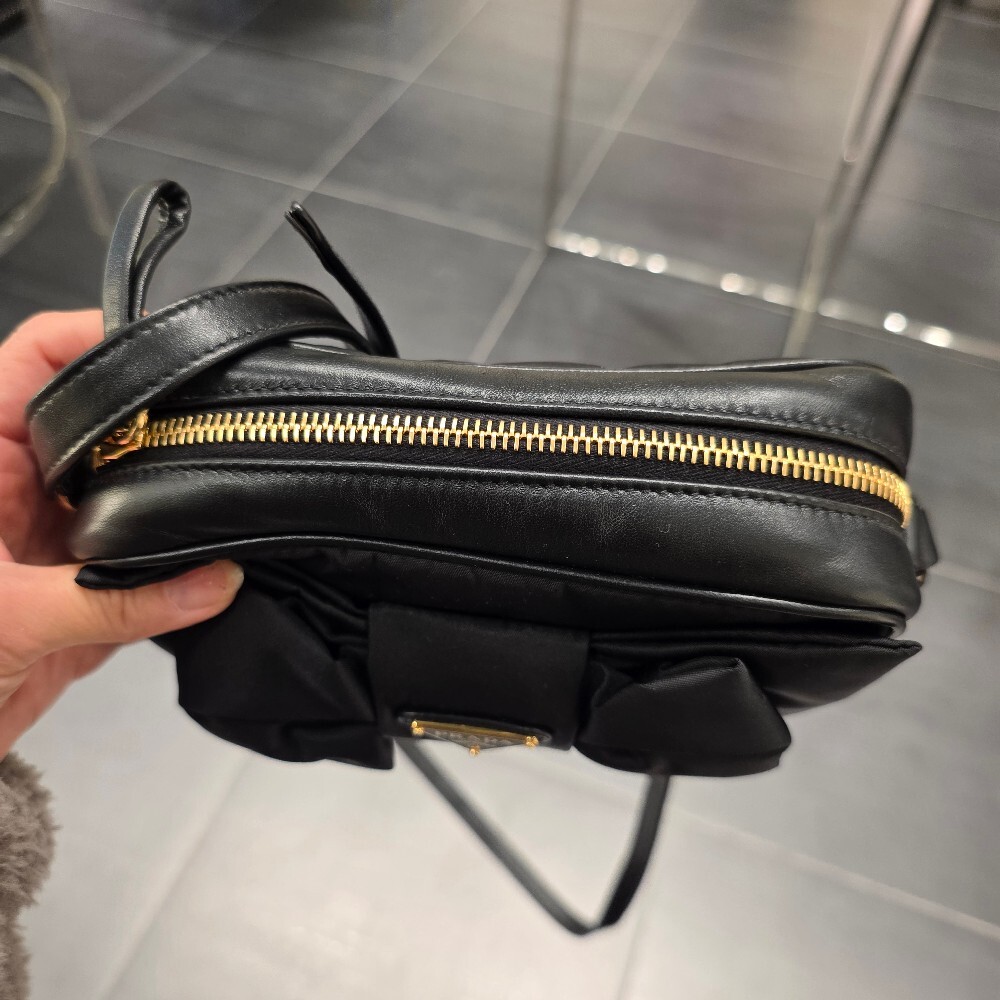 프라다 리본 리나일론 숄더백 1BH166